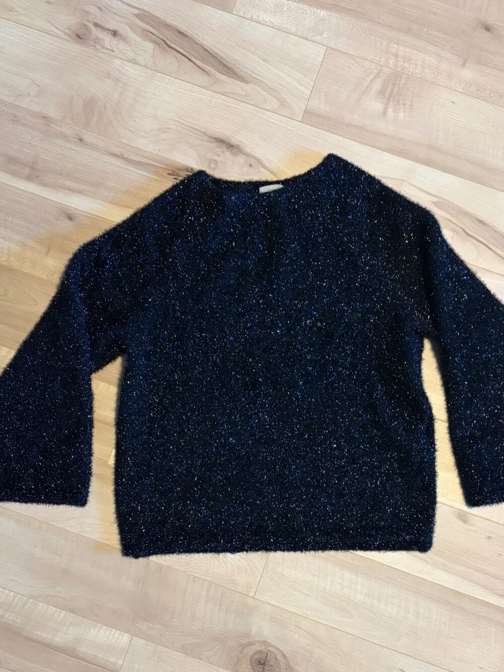 H&M - Oversized Fuzzy black sweater with sparkles